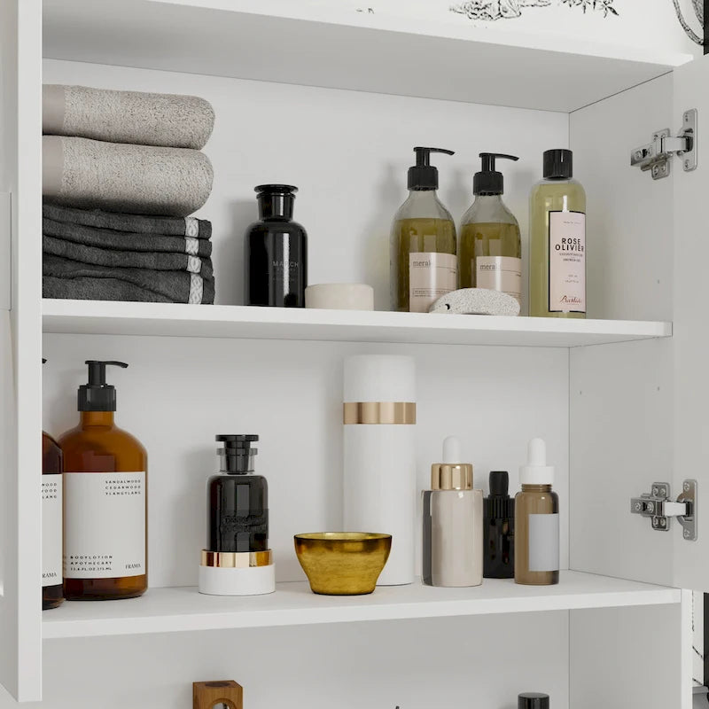 Weißer Badezimmer-Aufbewahrungsschrank über der Toilette