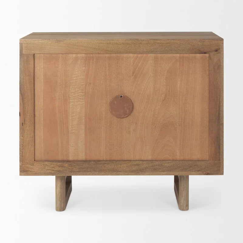 Gabinete auxiliar de madera maciza de mango en marrón claro con puertas de ratán