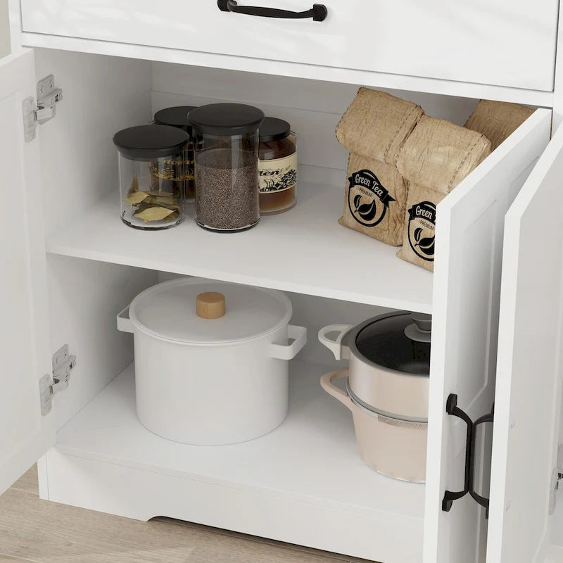 Weißes Sideboard im Landhausstil mit 3 Schubladen und 3 Türen