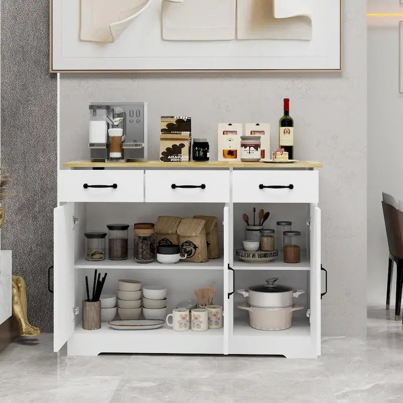 Weißes Sideboard im Landhausstil mit 3 Schubladen und 3 Türen